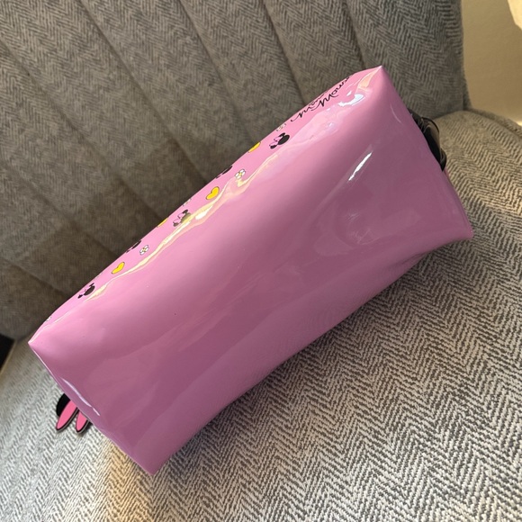 The Crème Shop Minnie Mouse Makeup Bag - Picture 7 of 15